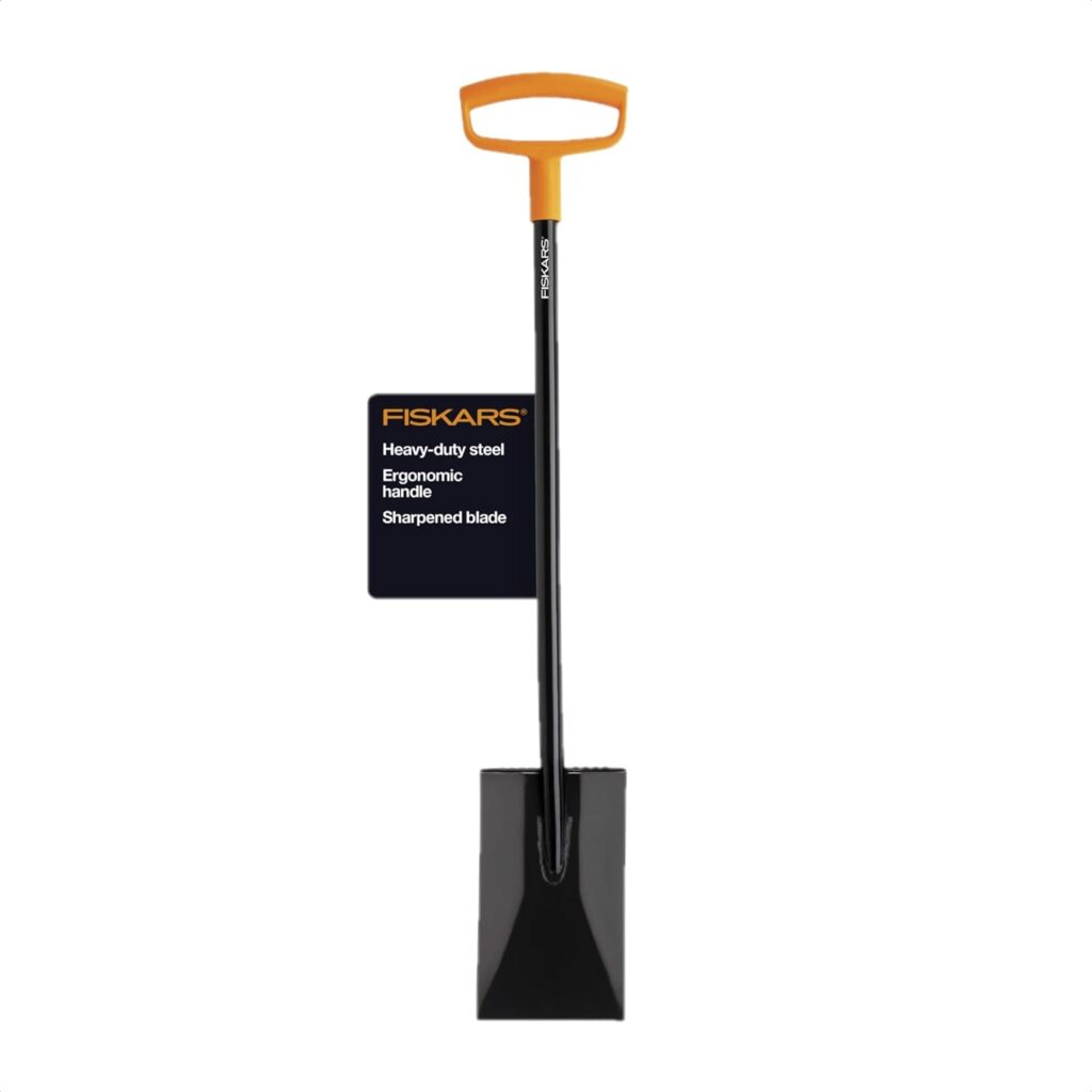 Fiskars Square Garden Spade Shovel - 46 - Steel Flat Shovel with D-Handle - Garden Tool for Digging, Lawn Edging, Pruning - Heavy Duty Weed Puller Tool - Black/Orange