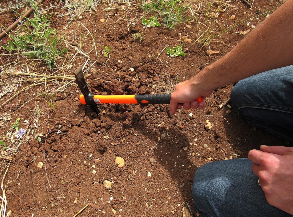 TABOR TOOLS Pick Mattock with Fiberglass Handle, Garden Pick Great for Loosening Soil, Archaeological Projects, and Cultivating Vegetable Gardens or Flower Beds. J56A. (Large 35 Inch)